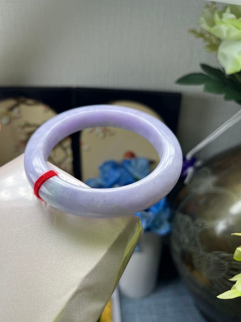 最終価格‼️コレクションレベル‼️高級品、最高峰色濃い春帯彩翡翠バングル　鑑定書付き