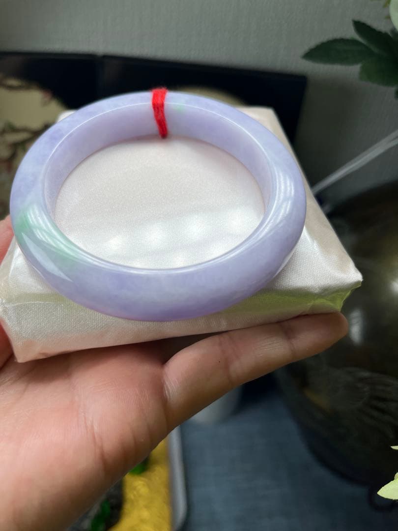 最終価格‼️コレクションレベル‼️高級品、最高峰色濃い春帯彩翡翠バングル　鑑定書付き