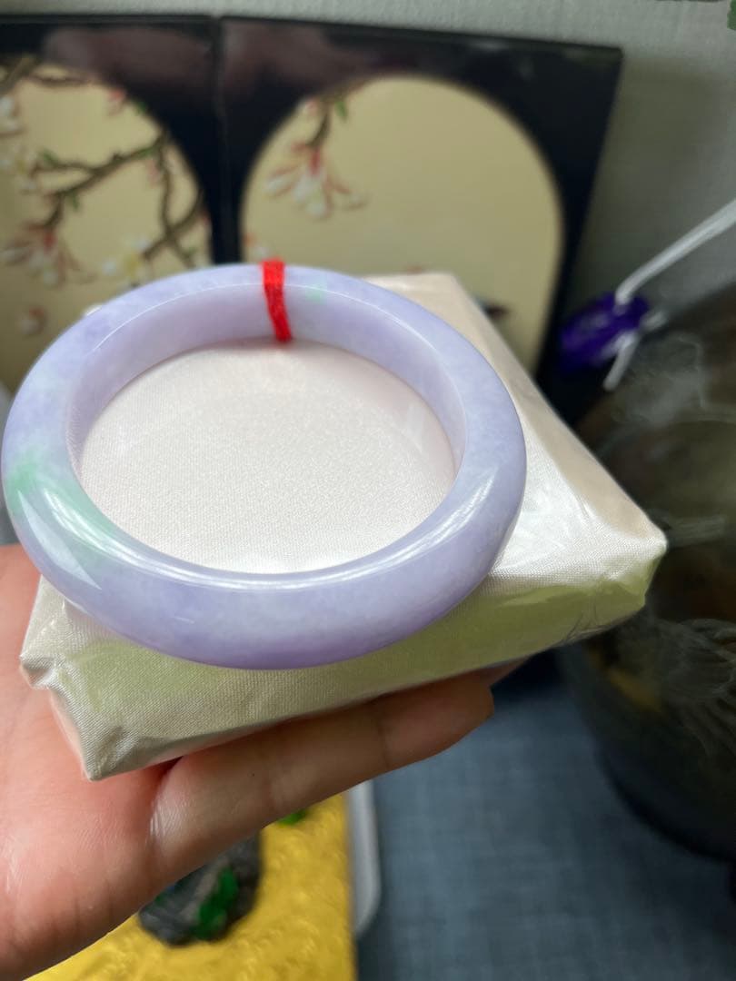 最終価格‼️コレクションレベル‼️高級品、最高峰色濃い春帯彩翡翠バングル　鑑定書付き