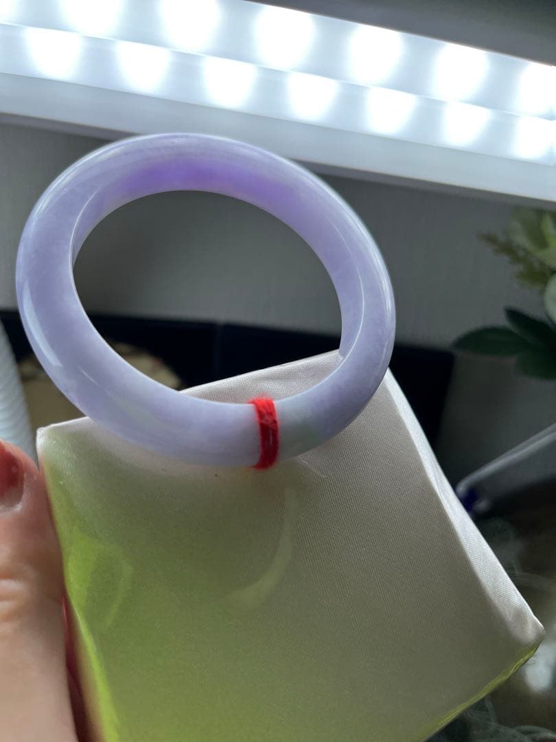 最終価格‼️コレクションレベル‼️高級品、最高峰色濃い春帯彩翡翠バングル　鑑定書付き