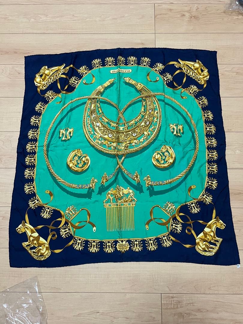 エメラルドグリーン ネイビー スカーフ HERMES