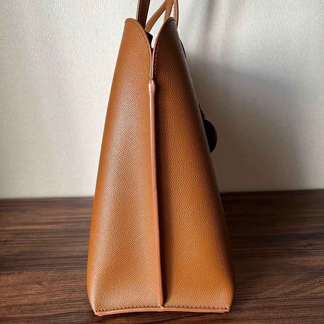 【新品未使用✨】FURLA VITTORIA Lヴィットリア トートバッグ ロゴ