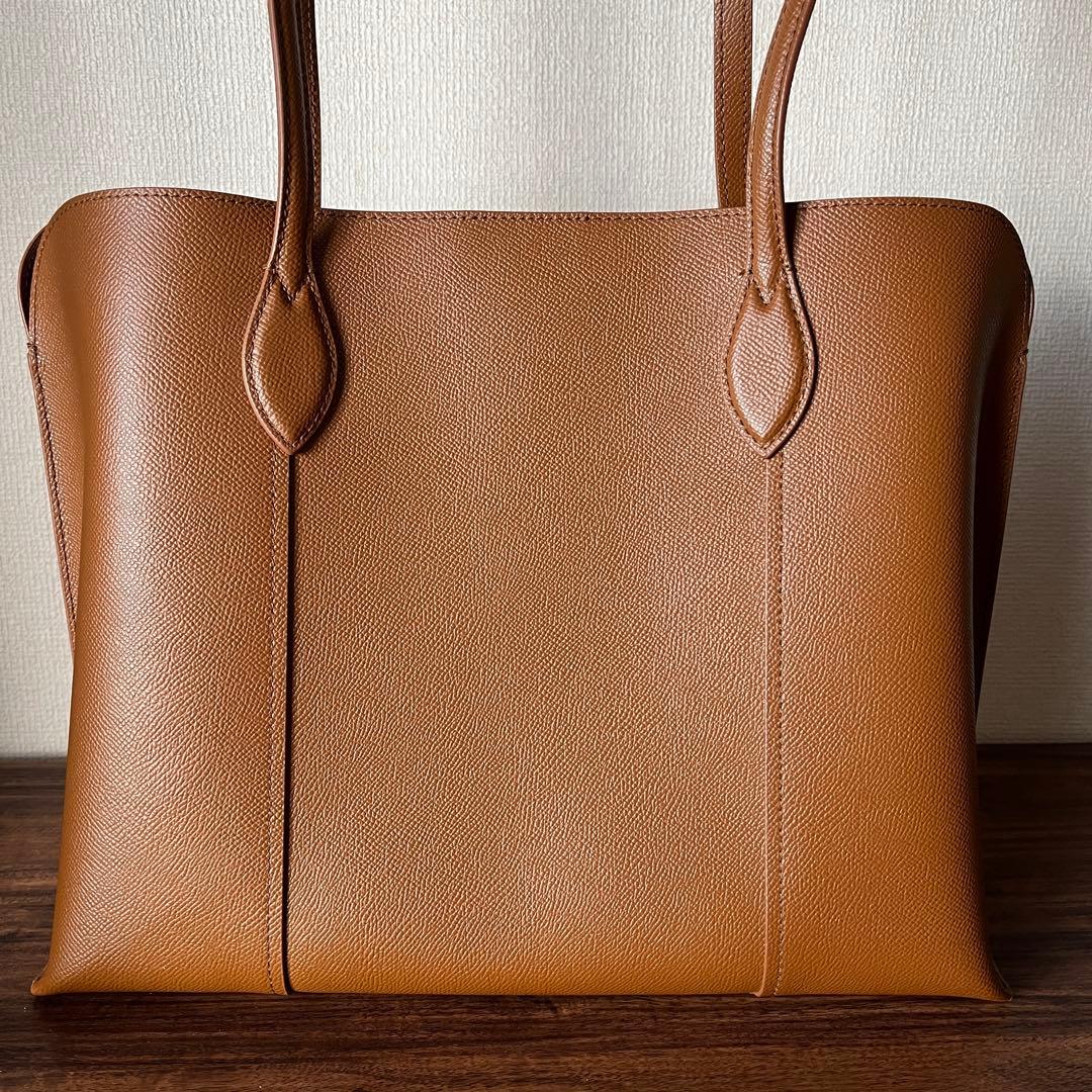 【新品未使用✨】FURLA VITTORIA Lヴィットリア トートバッグ ロゴ