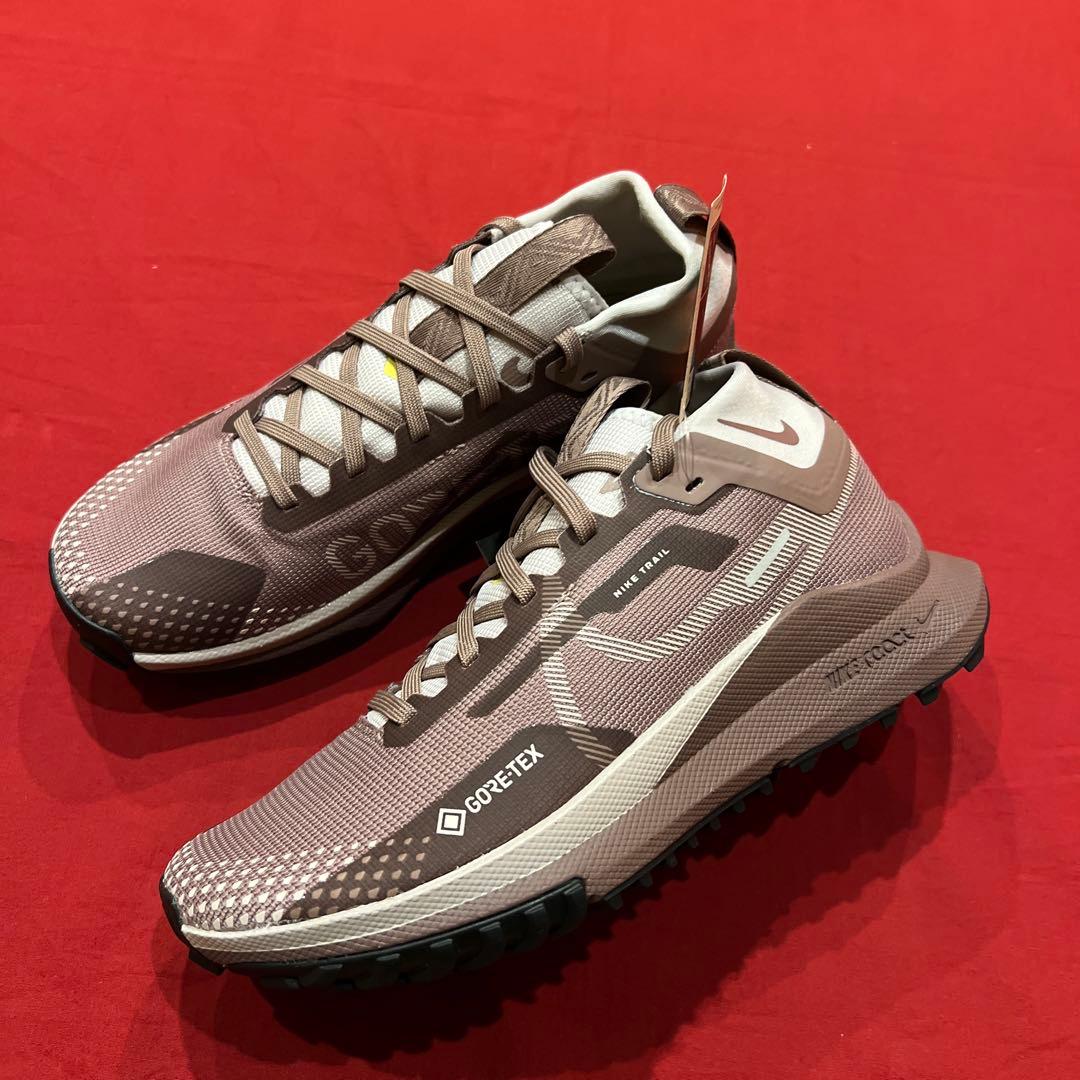 新品　24.5cm　ナイキ　ランニングシューズ　ウィメンズ ペガサス トレイル