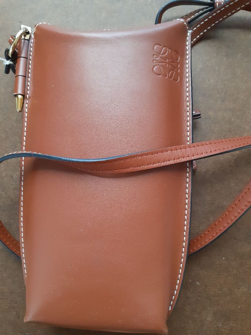 LOEWE ゲートポケット ショルダーバッグ