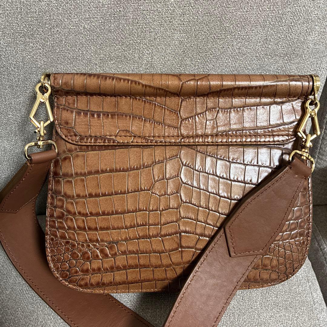 クロコダイル風レザーショルダーバッグ