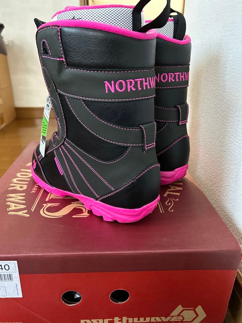 新品❤️未使用ノースウェーブDAHLIA ブーツ　スノーボード　バートン　サロモン