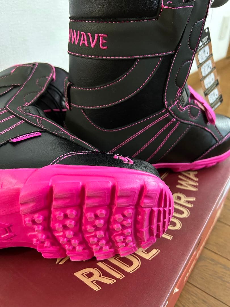 新品❤️未使用ノースウェーブDAHLIA ブーツ　スノーボード　バートン　サロモン