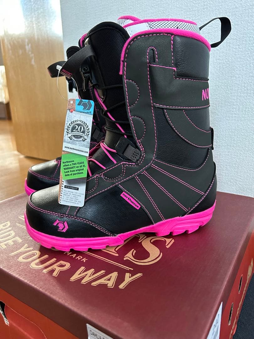 新品❤️未使用ノースウェーブDAHLIA ブーツ　スノーボード　バートン　サロモン