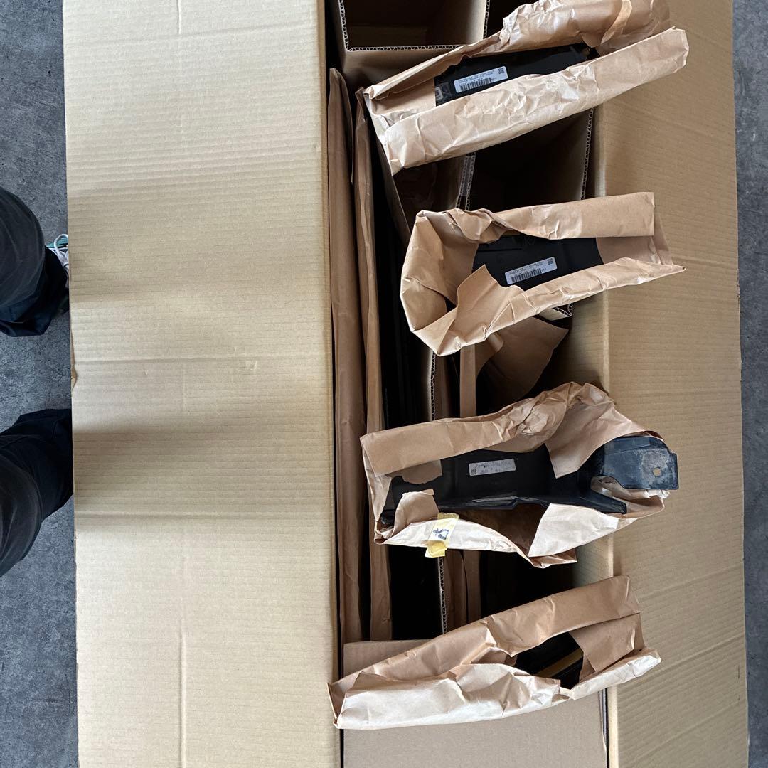 トヨタハリアー80系モデリスタ、サイドスカート、ブラックパール219送料込み