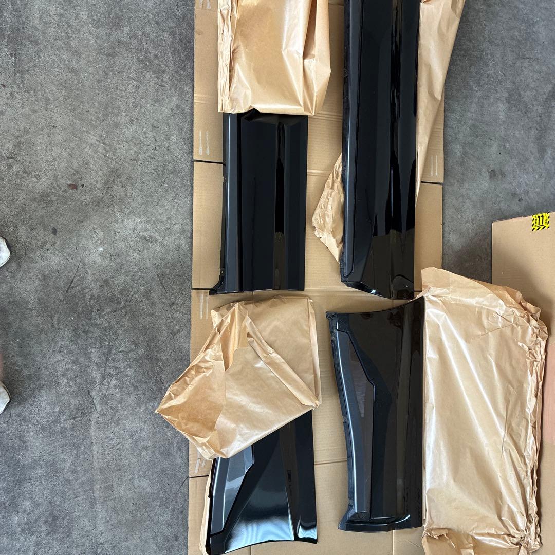 トヨタハリアー80系モデリスタ、サイドスカート、ブラックパール219送料込み