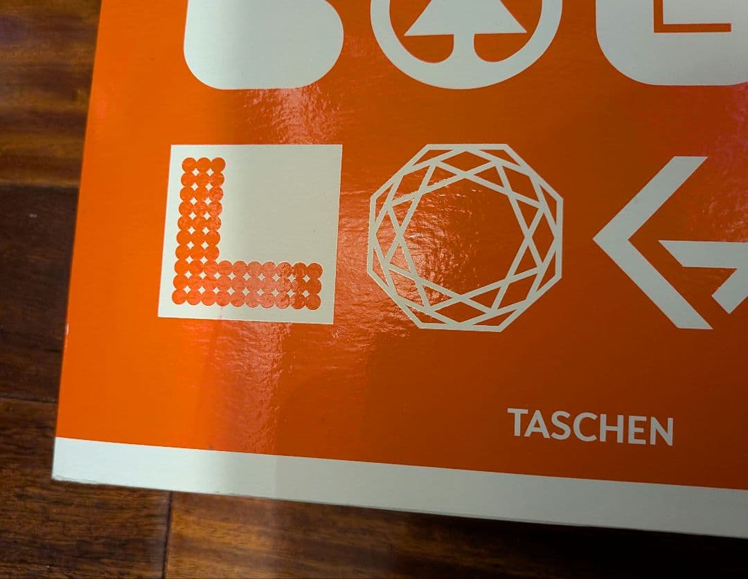 アート・デザイン・音楽 Logo Modernism