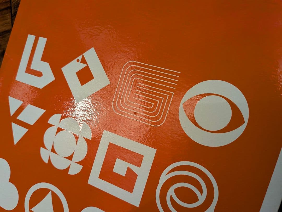 アート・デザイン・音楽 Logo Modernism