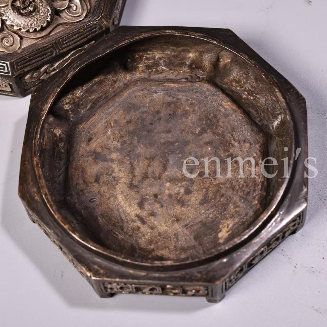 中国古美術・旧蔵品・純銅製・高浮彫・錾刻・鎏銀・八宝紋 盤龍 首飾箱・置物・茶道
