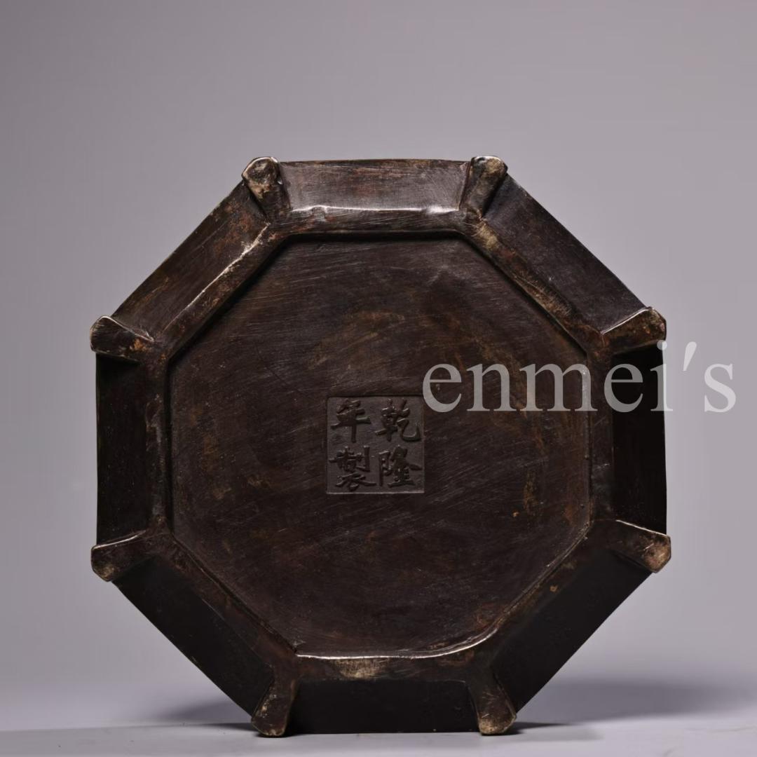 中国古美術・旧蔵品・純銅製・高浮彫・錾刻・鎏銀・八宝紋 盤龍 首飾箱・置物・茶道