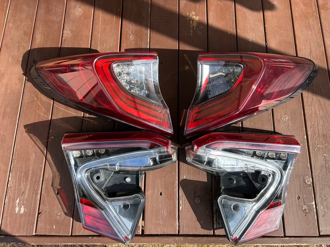 CHR 前期　純正テールランプ