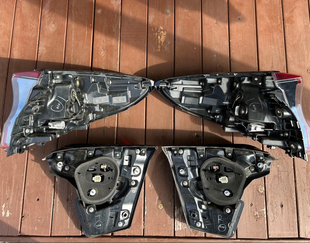 CHR 前期　純正テールランプ