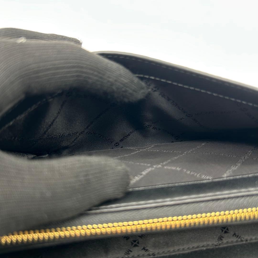 未使用級　マイケルコース　ショルダーウォレット　バッグ　財布　レザー　斜め掛け◎