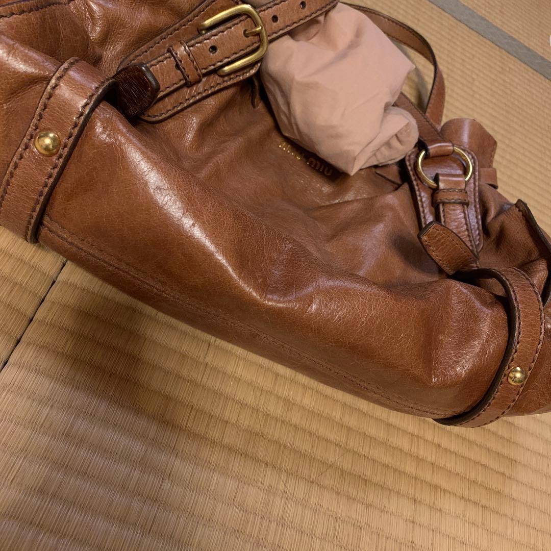 miu miu ブラウンレザー ショルダーバッグ