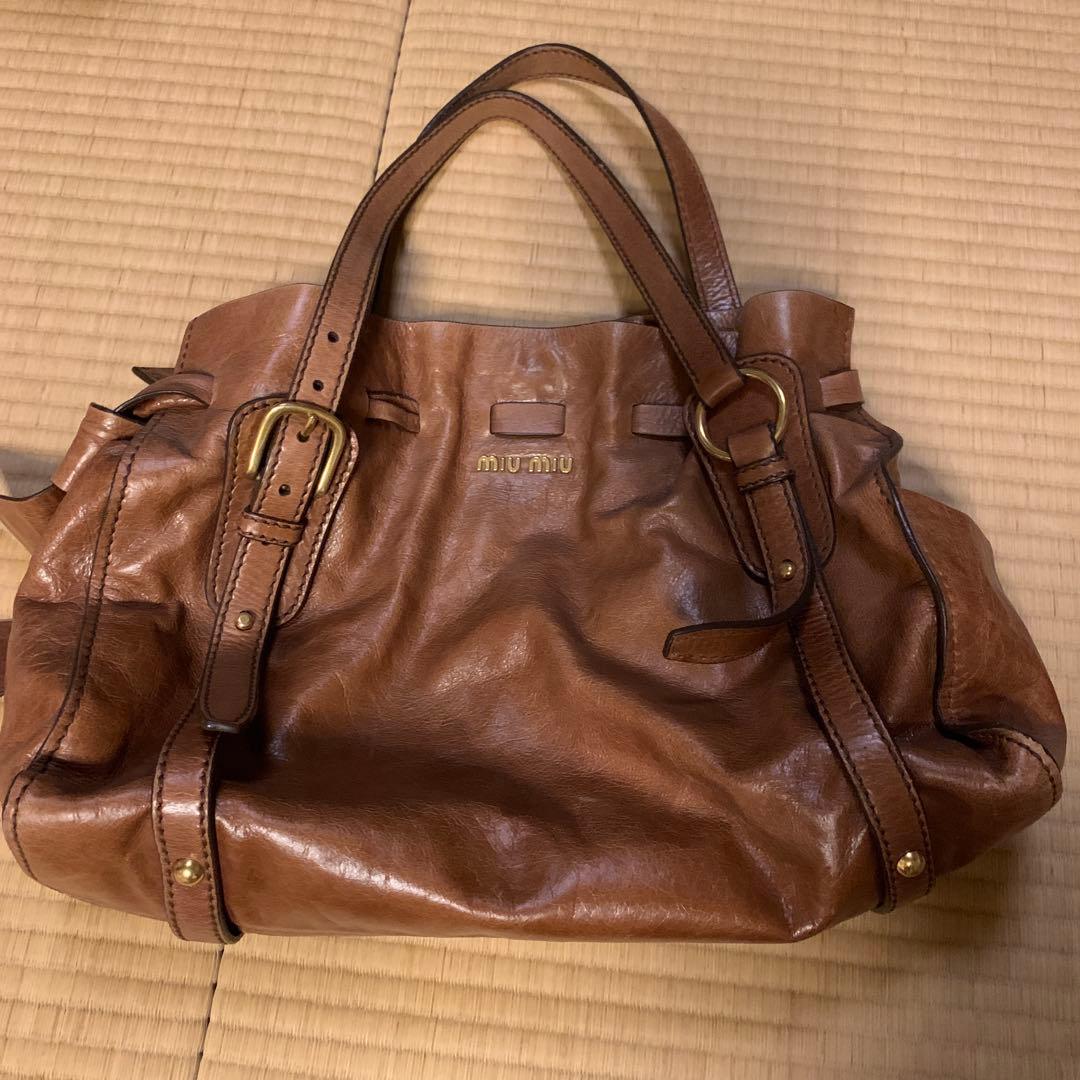 miu miu ブラウンレザー ショルダーバッグ