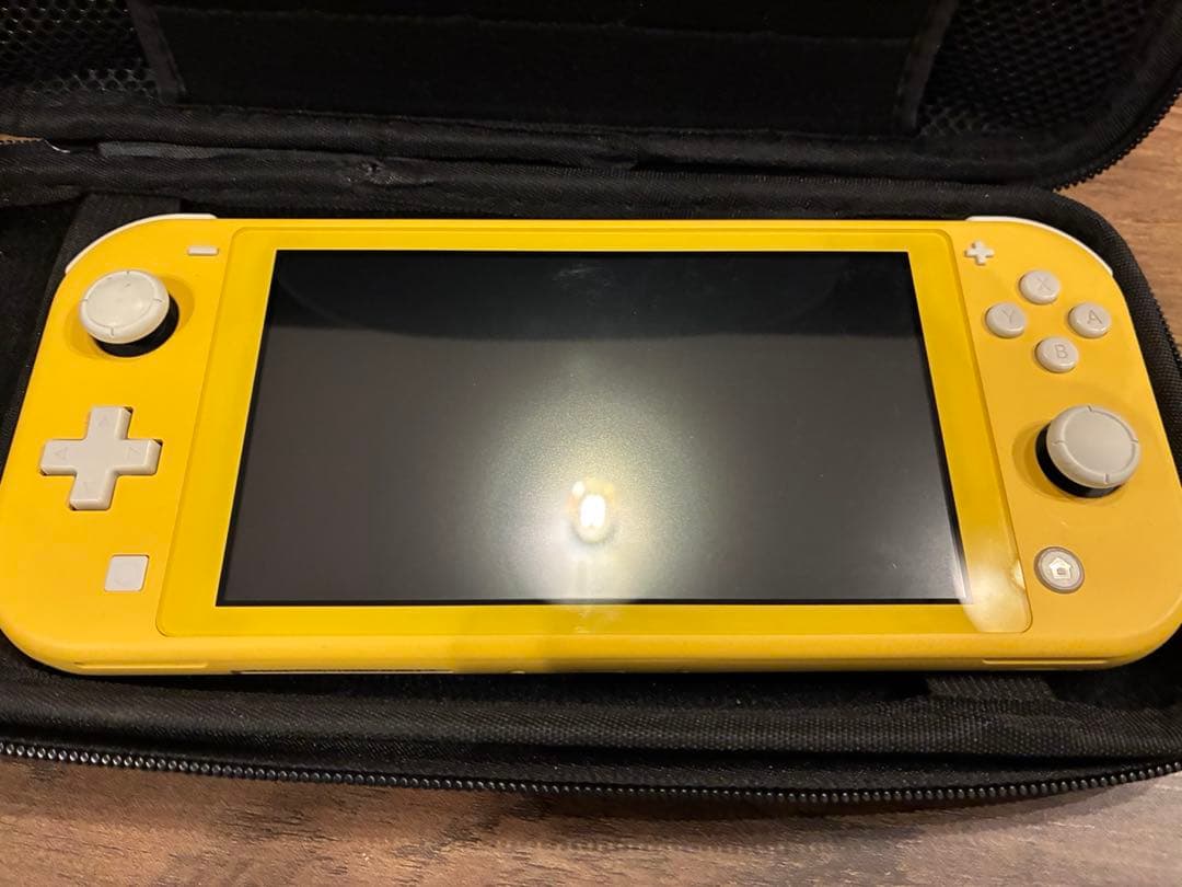 美品　Switch light イエロー　ケース付き