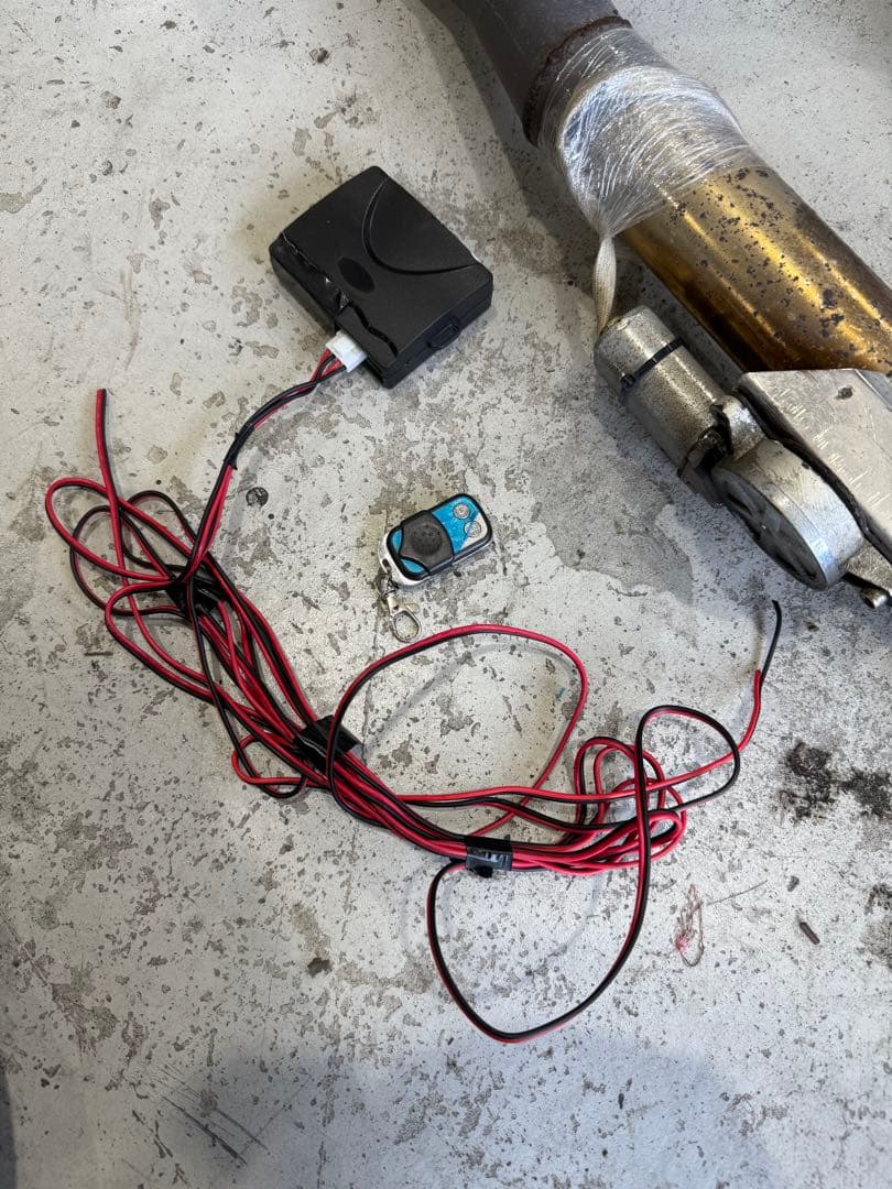 セコイア　ワンオフマフラー　音量調整機能付き ※車検非対応