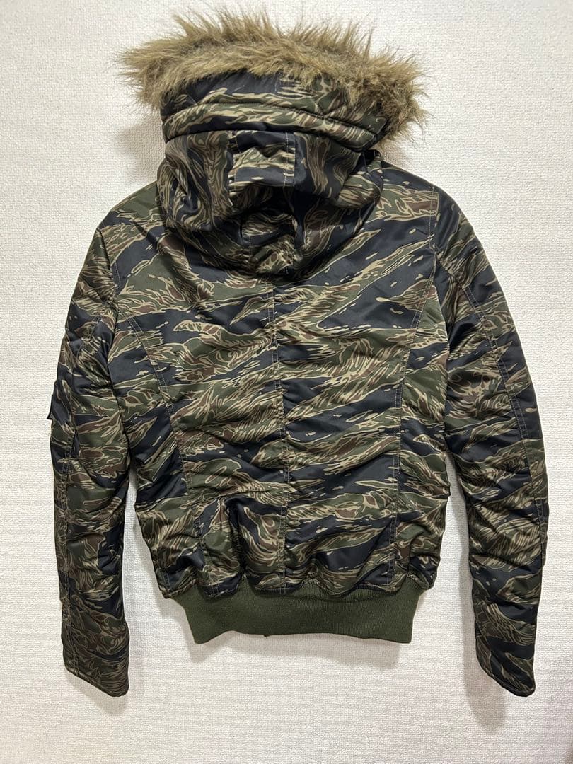 Hysteric glamour ヒステリックグラマー　プリマロフト　ダウン迷彩