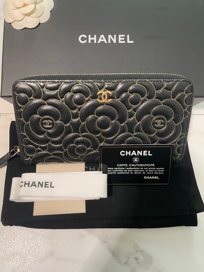 美品　CHANEL カメリア　長財布