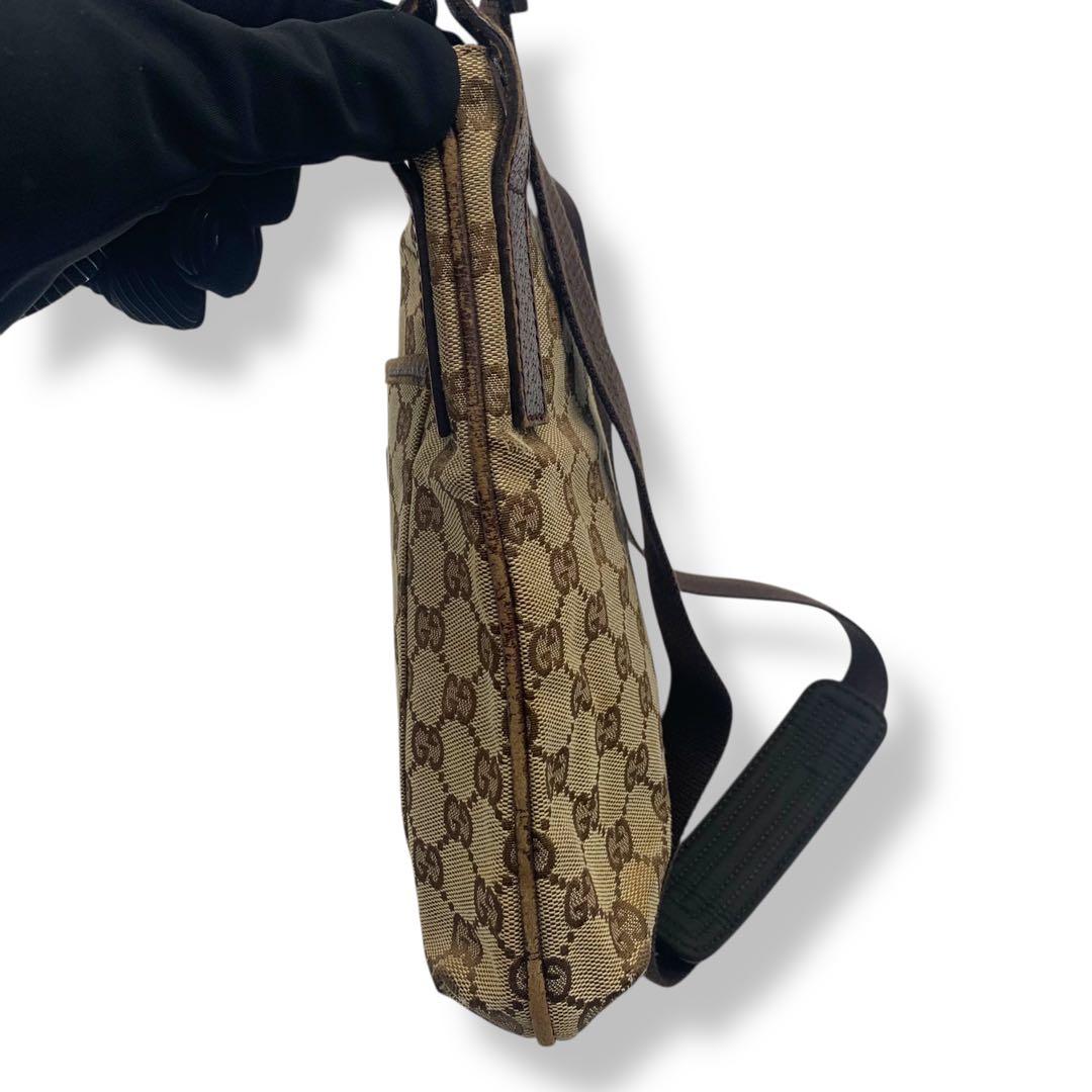 Gucci GG柄　ショルダーバッグ　キャンバス　レザー