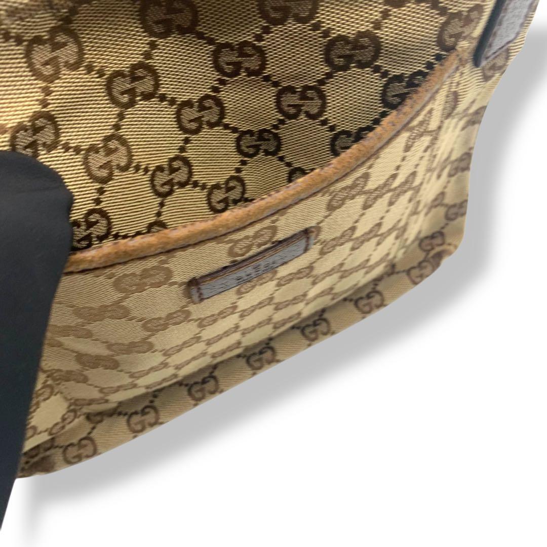 Gucci GG柄　ショルダーバッグ　キャンバス　レザー