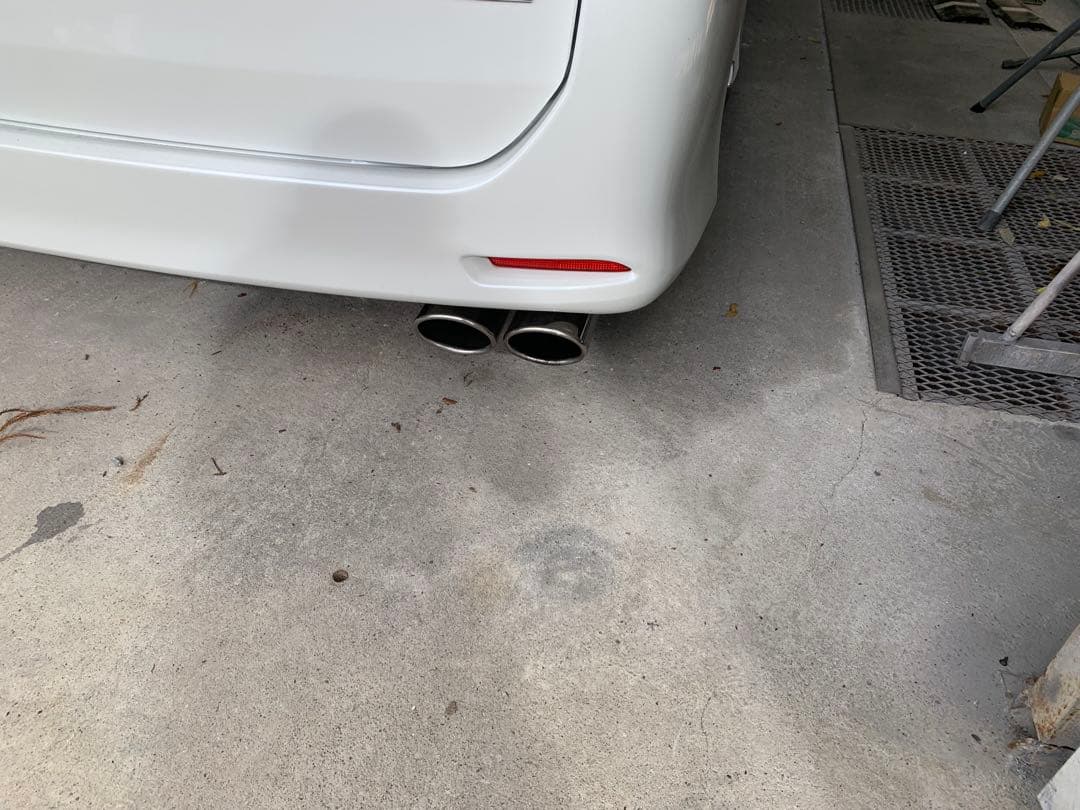 ヴォクシー ノア　2本だし　マフラー　週末限定　引き取り限定値下げ