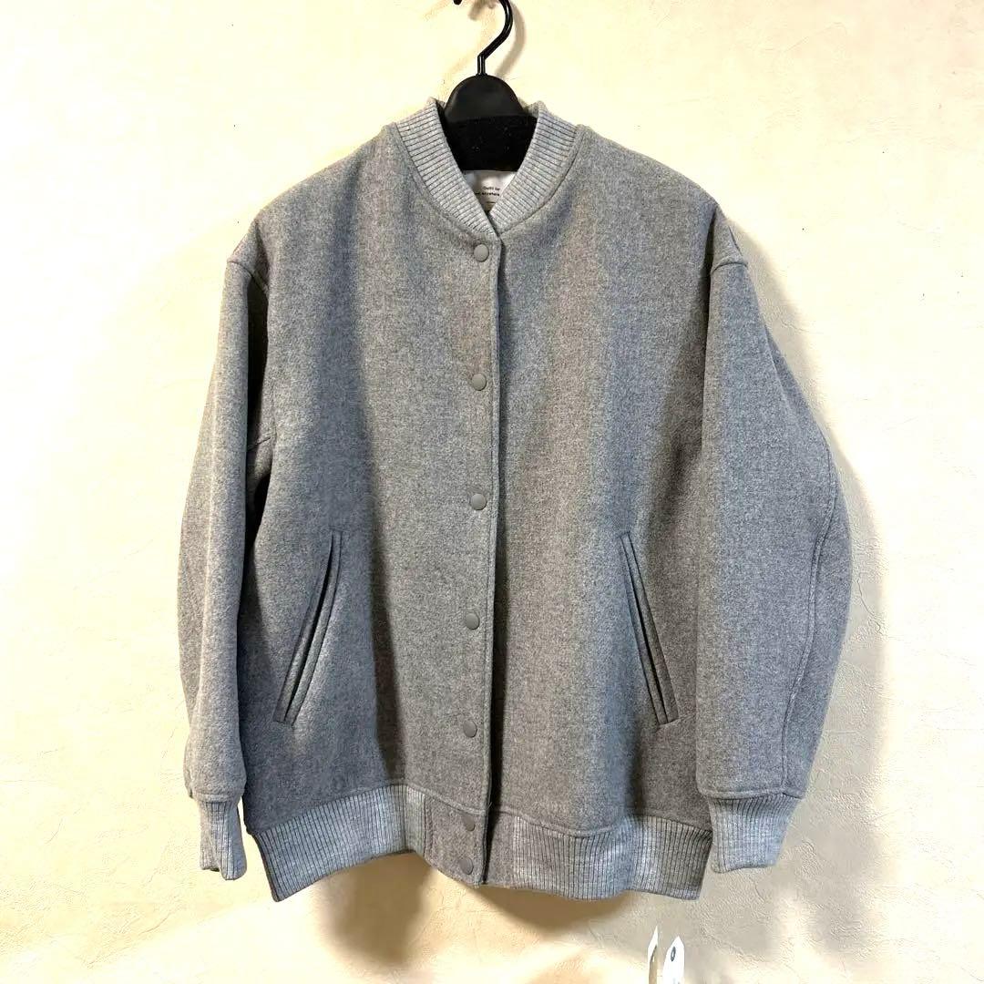 新品　未使用　シップス　ライトグレー スタジャン