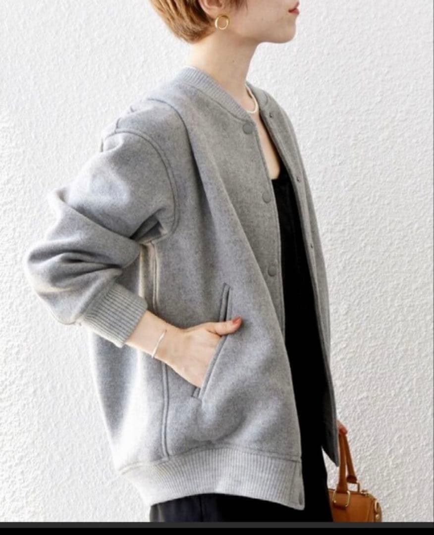 新品　未使用　シップス　ライトグレー スタジャン