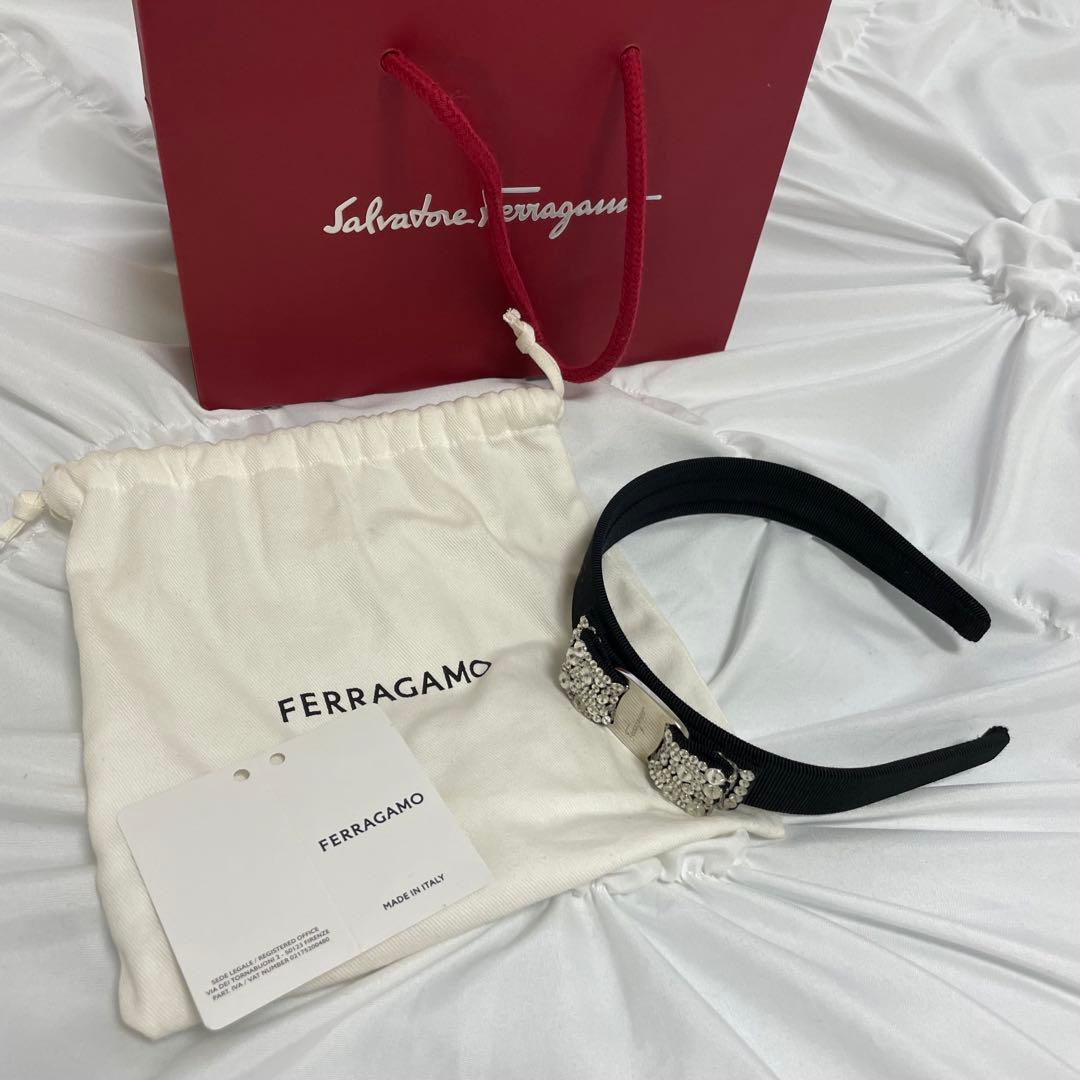 FERRAGAMO ブラッククリスタルヘアバンド