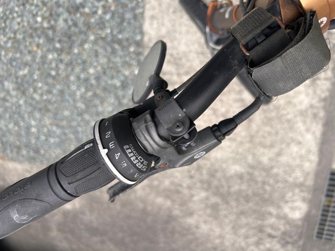 基本引き取り　ダホン 折りたたみ自転車 グレー　8段変速