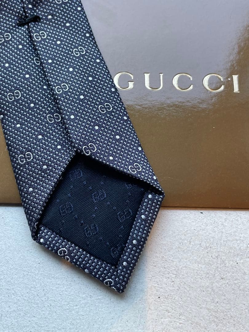 【新品未使用】GUCCI ダークブルー パターンネクタイ　成人式向け