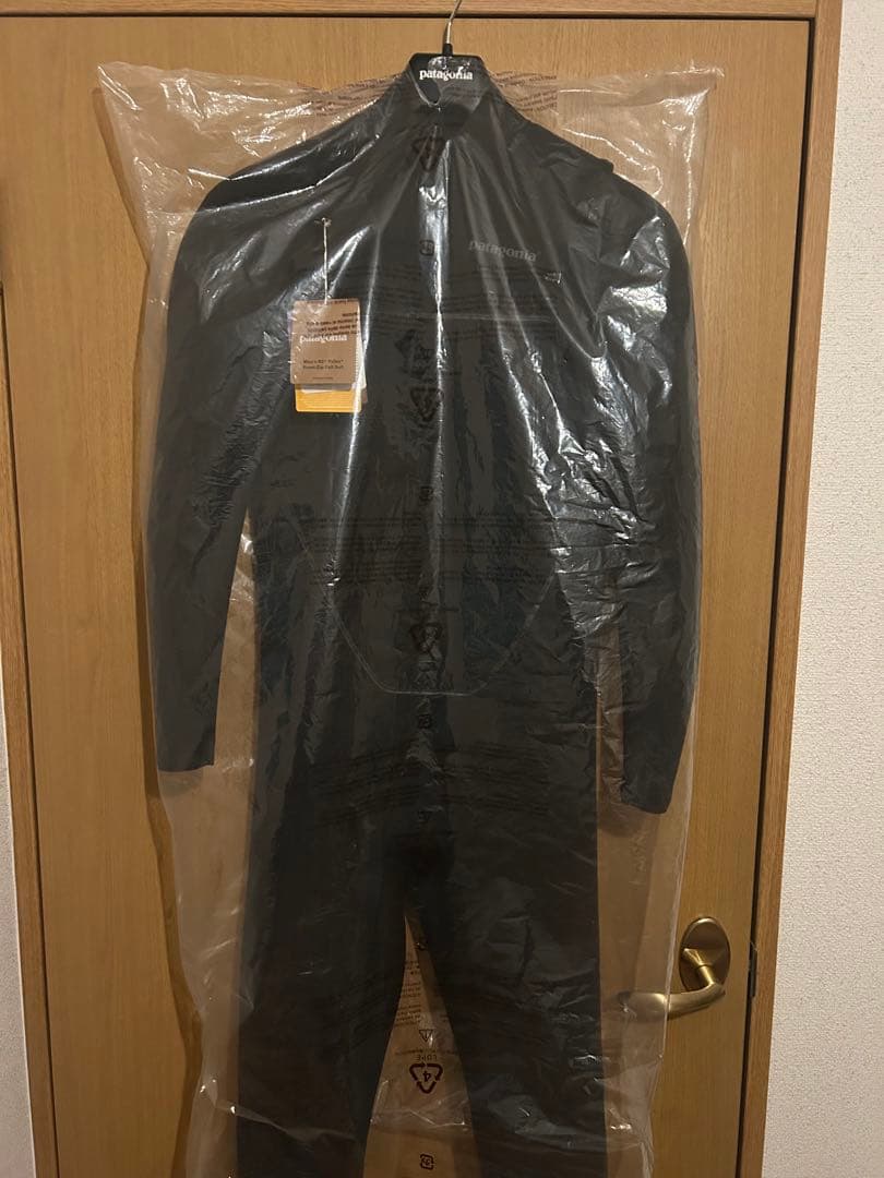 ⭐︎未使用⭐︎patagonia R3フルスーツ Mサイズ