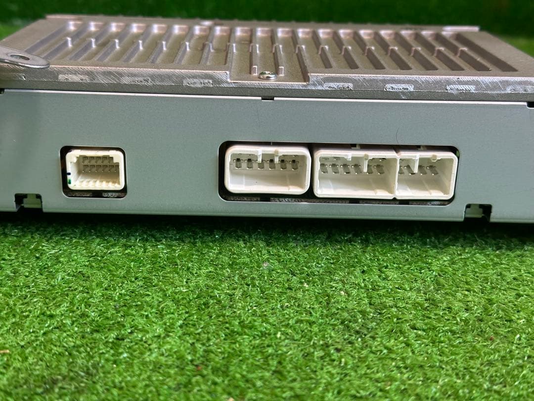 トヨタ クラウン200系 GRS200 オーディオアンプ 86280-30630