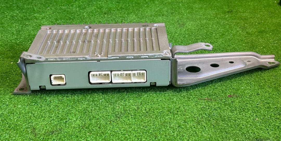 トヨタ クラウン200系 GRS200 オーディオアンプ 86280-30630