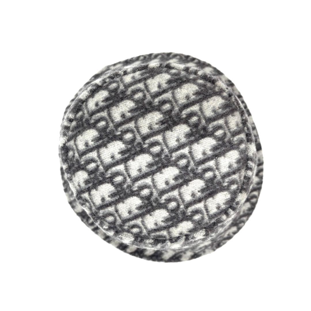 未使用に近い クリスチャンディオール バケットハット リバーシブル トロッター