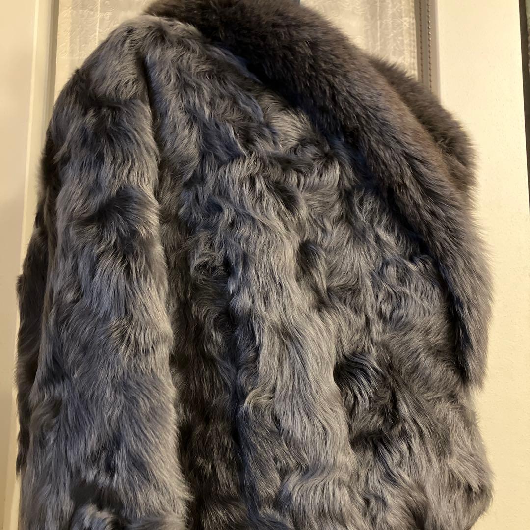 美品　カーリーラム フォックスファーコート ラベンダー系カラー　短丈　防臭抗菌