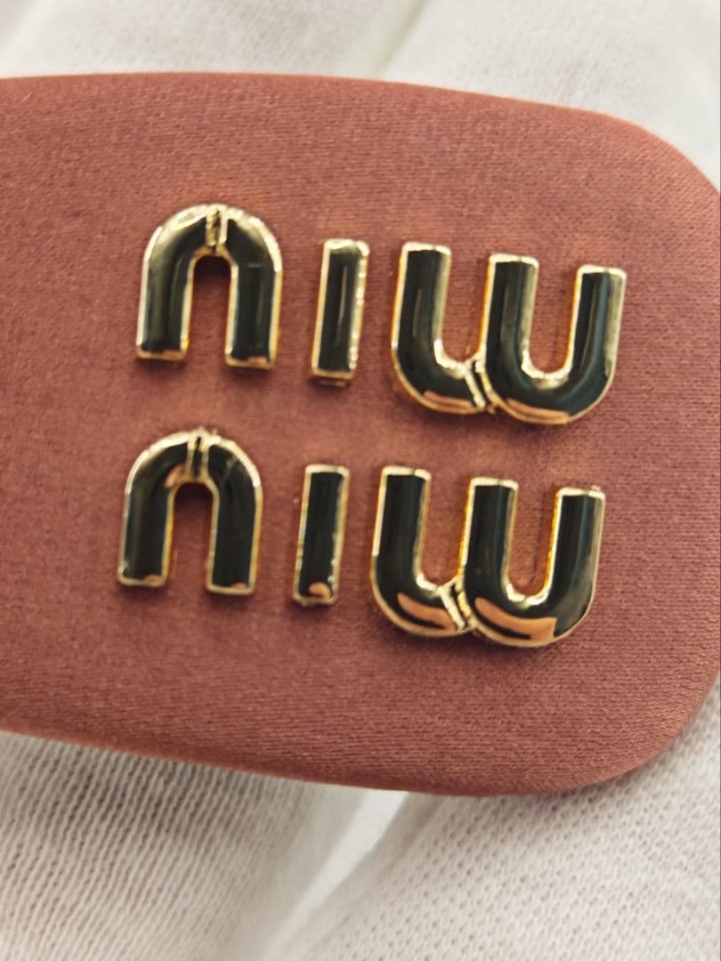 MIU MIU ロゴ ヘアクリップ 2点セット ブラウン系　美品