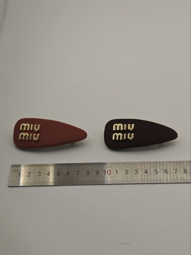 MIU MIU ロゴ ヘアクリップ 2点セット ブラウン系　美品