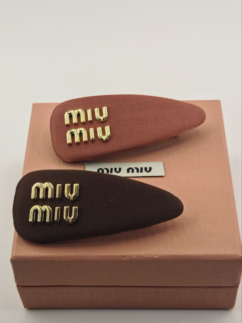 MIU MIU ロゴ ヘアクリップ 2点セット ブラウン系　美品
