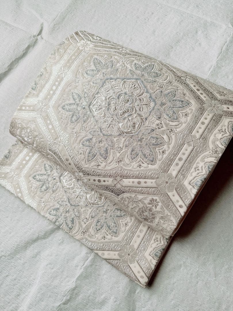 【訳あり特別価格】　正絹　袋帯　六通柄　銀糸　正倉院雪華