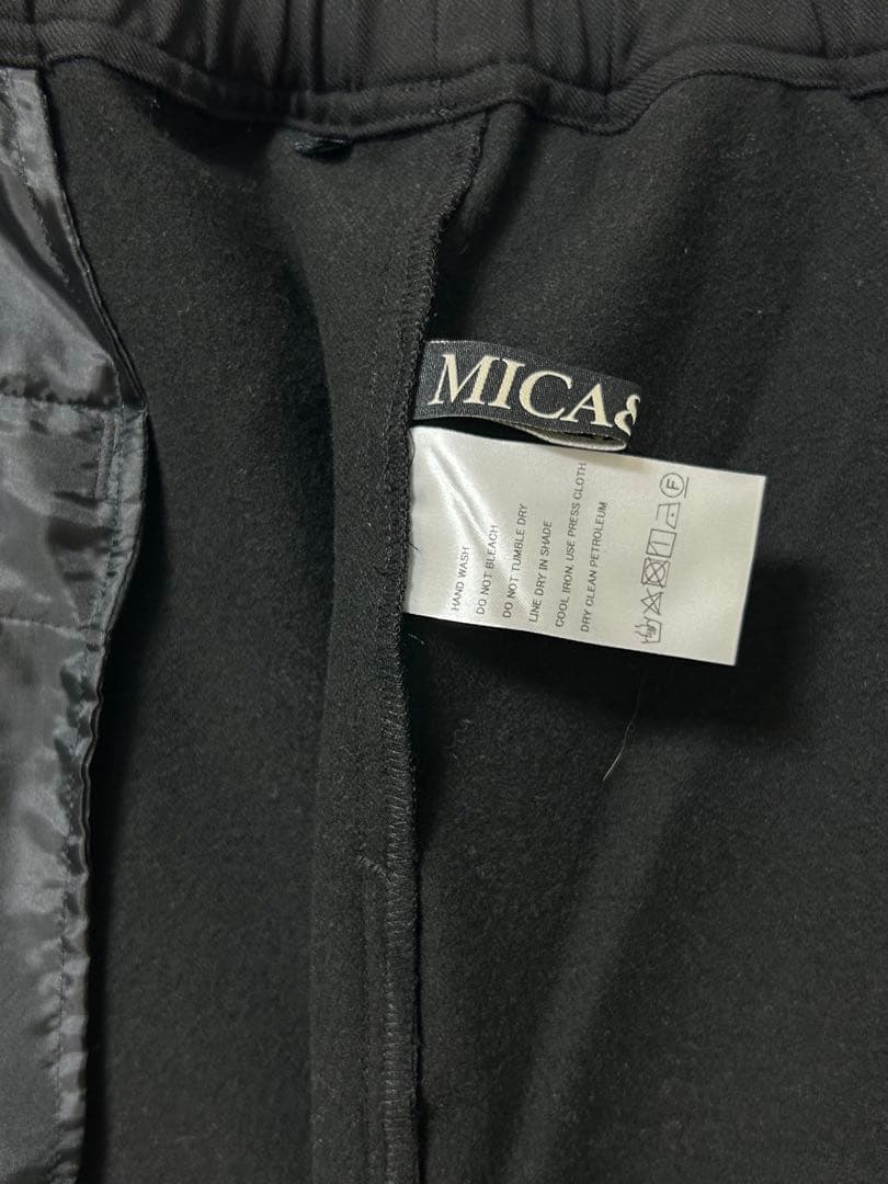 MICA＆DEALサイドライン入りパンツ黒　未使用