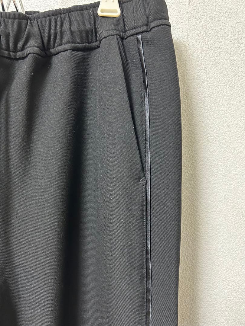 MICA＆DEALサイドライン入りパンツ黒　未使用