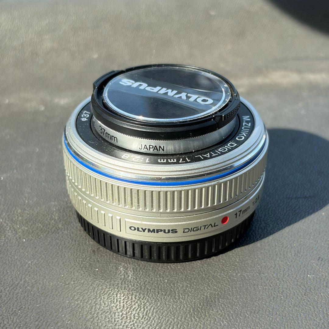 M.ZUIKO DIGITAL 17mm f/2.8 パンケーキレンズ