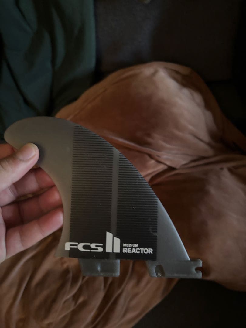 FCS II REACTOR サーフボードフィン medium
