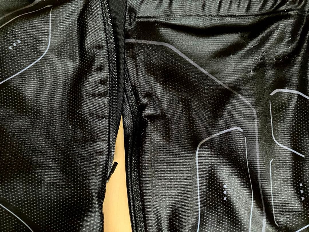 SIXPAD EMS パワースーツ　トップ＆ボトム セット レディースMサイズ